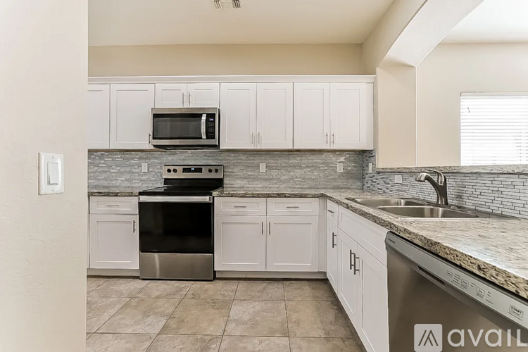 1684 W Matthews Dr 4 Beds Single Family Home for Rent - Photo gallery 2