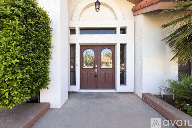 13817 N 50th St 4 Beds Single Family Home for Rent - Photo gallery 2