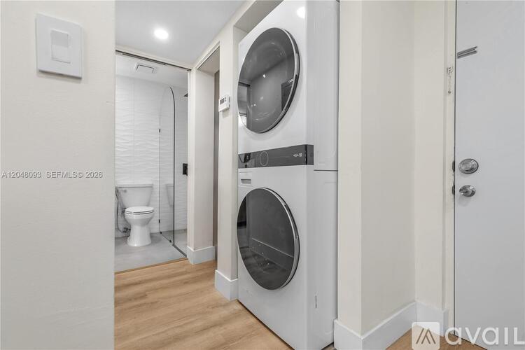 9520 SW 8th St 1 Apartment for Rent - Photo gallery 3