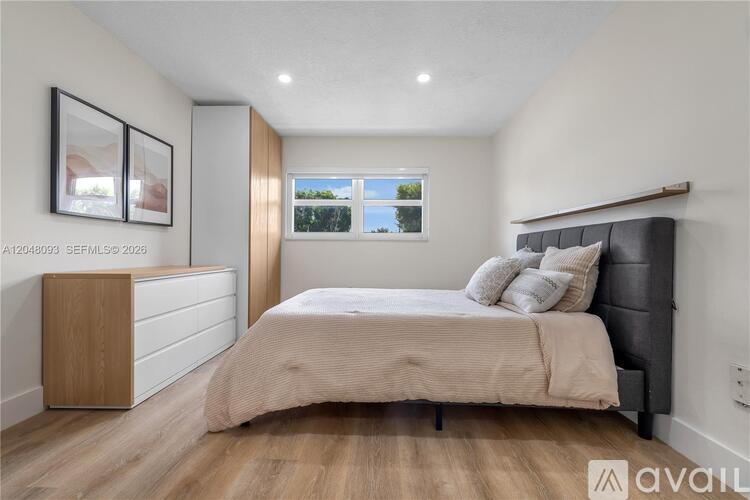 9520 SW 8th St 1 Apartment for Rent - Photo gallery 5