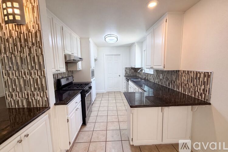 208 Bryan Ave 4 Beds Single Family Home for Rent - Photo gallery 2