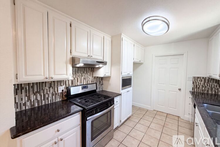 208 Bryan Ave 4 Beds Single Family Home for Rent - Photo gallery 3