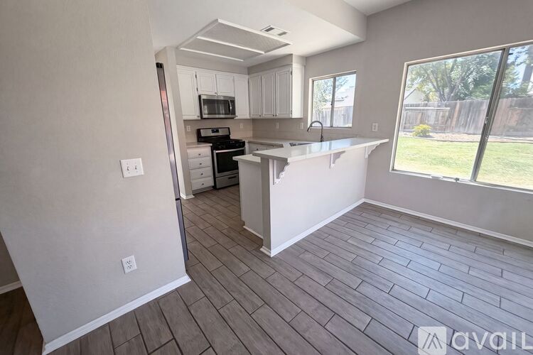 4257 Trenton Ave 3 Beds Single Family Home for Rent - Photo gallery 3