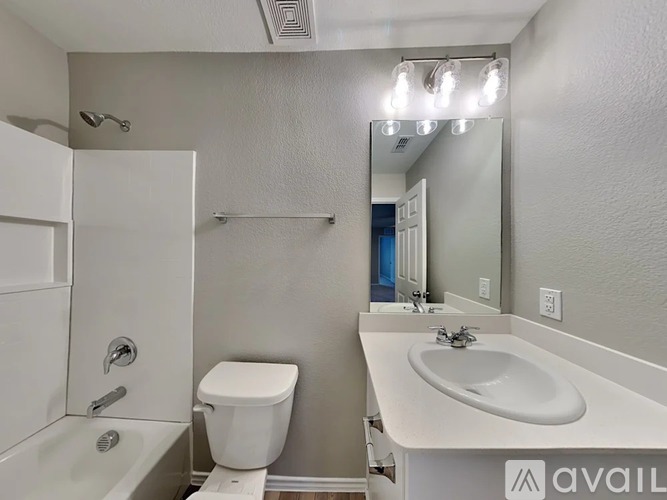 1423 Embrook Trl 4 Beds Single Family Home for Rent - Photo gallery 5