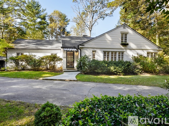 321 Vanderbilt Road 3 Beds Single Family Home for Rent - Photo gallery 3