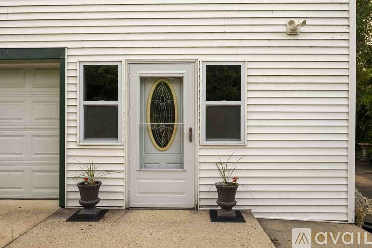 10324 North Main Street 1 Apartment for Rent - Photo gallery 1