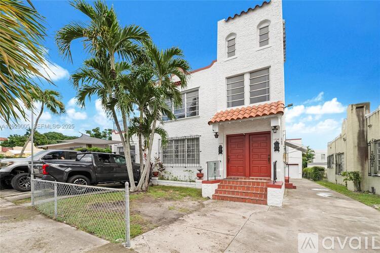 1736 SW 9th St 2 Beds Apartment for Rent - Photo gallery 1