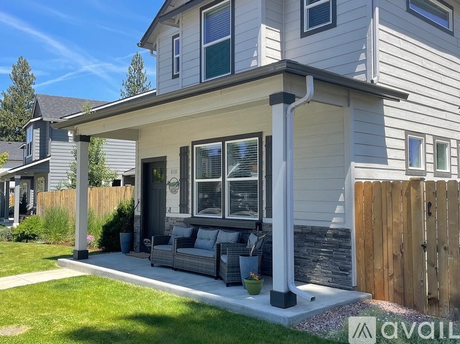 616 North Willitts Street 3 Beds Single Family Home for Rent - Photo gallery 1