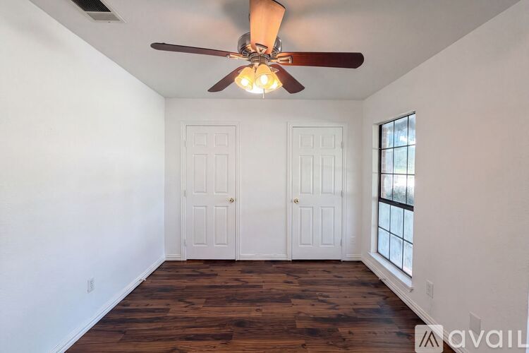 1614 Mullins Dr 3 Beds Single Family Home for Rent - Photo gallery 5