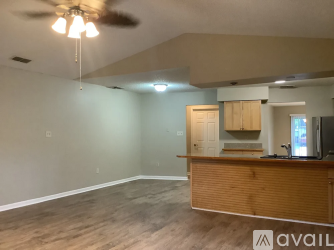 1227 Lornewood Dr 4 Beds Single Family Home for Rent - Photo gallery 3