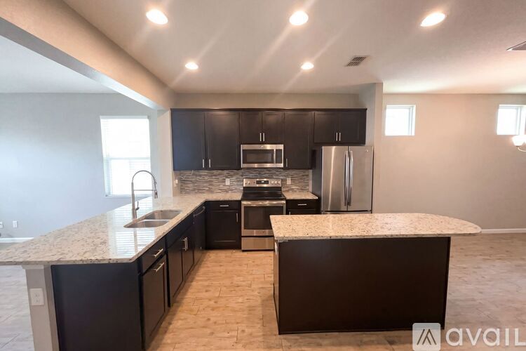 2265 Ficus Aly 3 Beds Single Family Home for Rent - Photo gallery 5