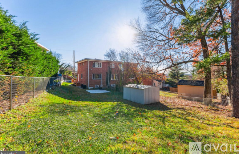 810 Neptune Avenue 3 Beds Townhouse for Rent - Photo gallery 1