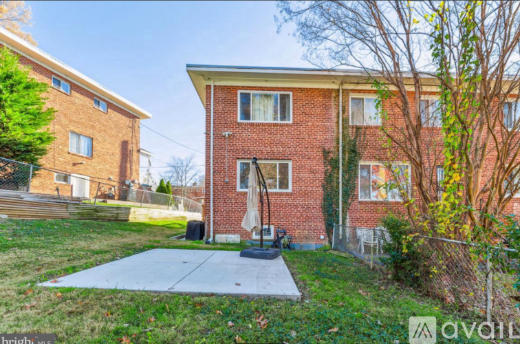 810 Neptune Avenue 3 Beds Townhouse for Rent - Photo gallery 2