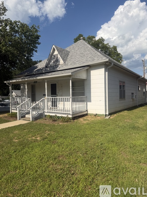 138 North State Street 2 Beds Single Family Home for Rent - Photo gallery 1