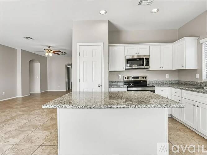 1607 S 79th Ln 3 Beds Single Family Home for Rent - Photo gallery 5