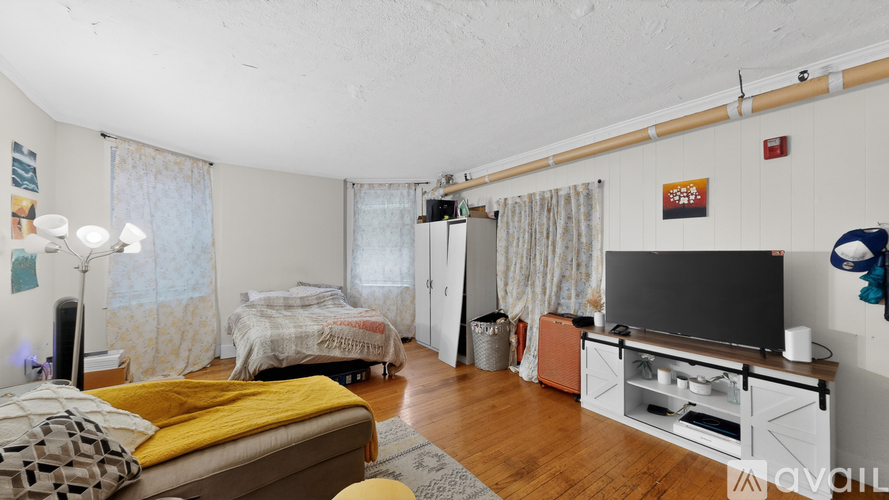 1071 Beacon St Studio Apartment for Rent - Photo gallery 5