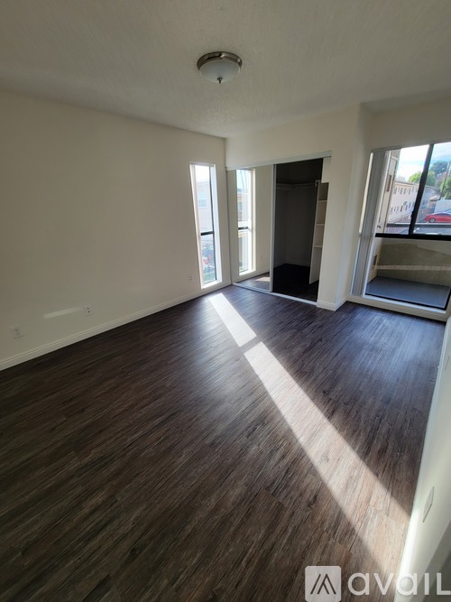1725 Grismer Ave 1 Apartment for Rent - Photo gallery 5
