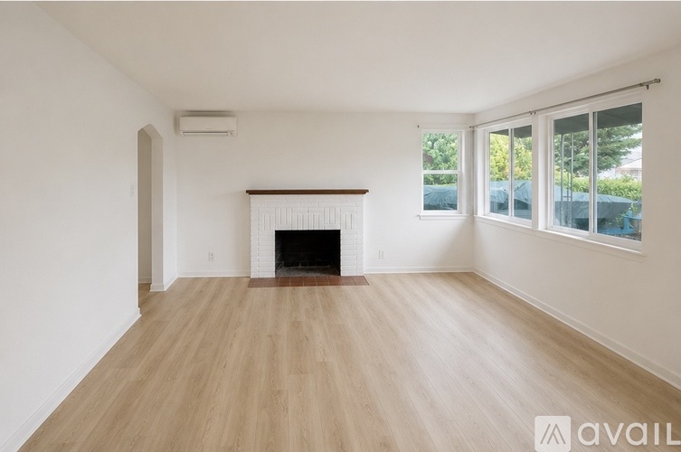 15209 6th Avenue Northeast 4 Beds Single Family Home for Rent - Photo gallery 4