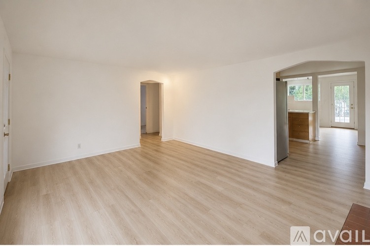 15209 6th Avenue Northeast 4 Beds Single Family Home for Rent - Photo gallery 5