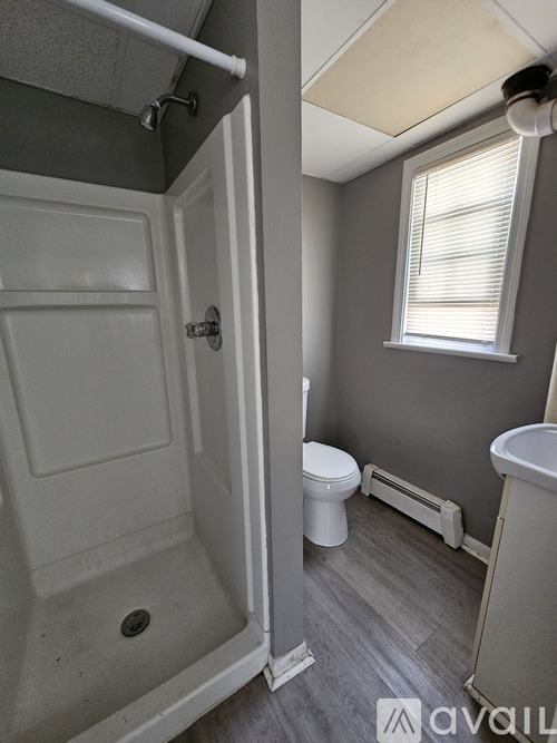 18 Maple St 4 Beds Single Family Home for Rent - Photo gallery 4