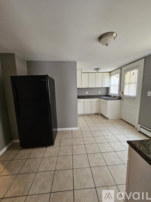 18 Maple St 4 Beds Single Family Home for Rent - Photo gallery 5