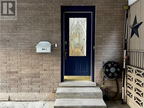 UPPER - 694 NIAGARA STREET 3 Beds Apartment for Rent