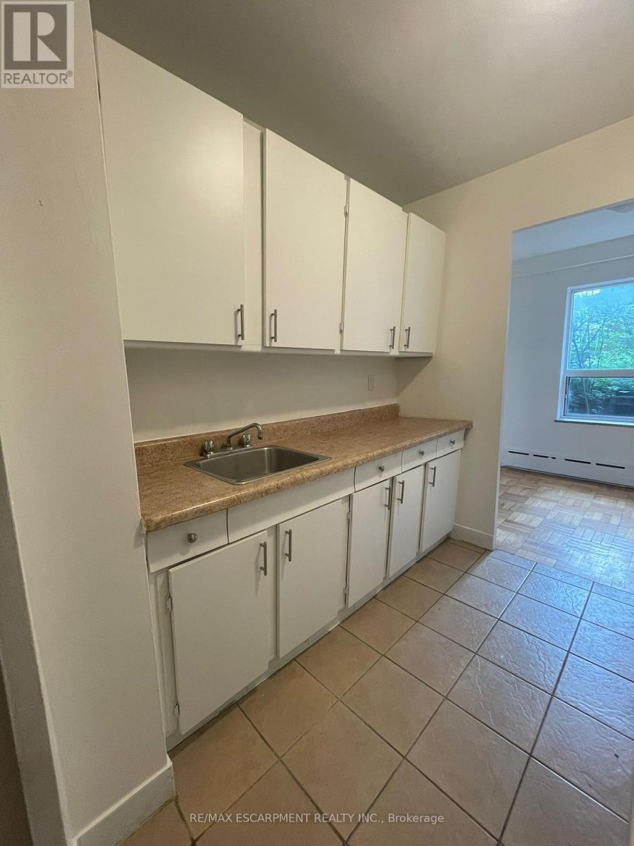 2 bedroom apartment - 107 - 325A JAMES STREET S 107, Hamilton (Durand) 2