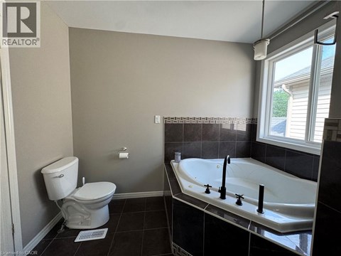 99 SIMS ESTATE Drive 3 Beds Apartment for Rent
