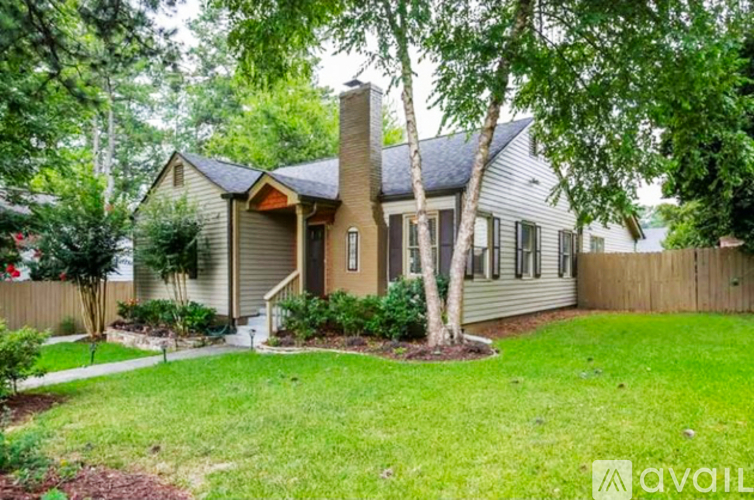 2220 Lenox Road Northeast 3 Beds Single Family Home for Rent - Photo gallery 2