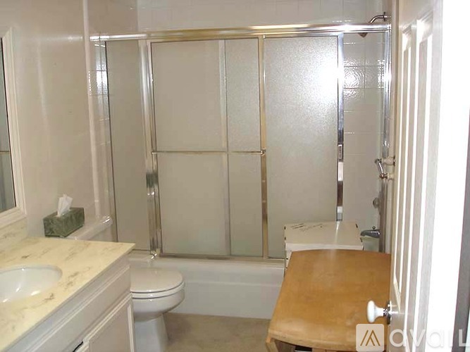 5266 Lindley Avenue 3 Beds Townhouse for Rent - Photo gallery 2