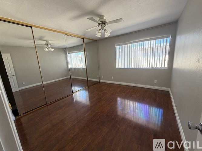 5266 Lindley Avenue 3 Beds Townhouse for Rent - Photo gallery 3