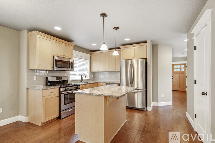 6145 SE Woodstock Blvd 4 Beds Single Family Home for Rent - Photo gallery 3