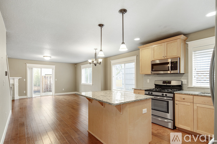 6145 SE Woodstock Blvd 4 Beds Single Family Home for Rent - Photo gallery 4