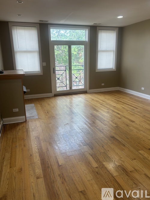 6736 S Merrill Ave 3 Beds Condo for Rent - Photo gallery 2