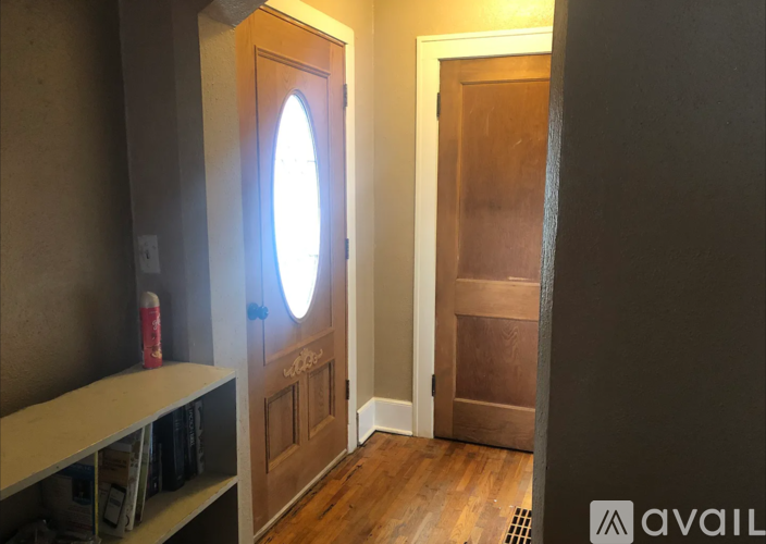 318 W Water St 3 Beds Single Family Home for Rent - Photo gallery 3