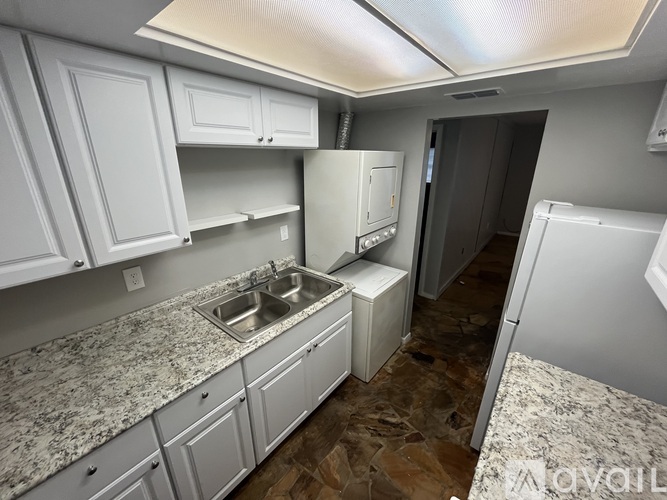 2405 Southeast 16th Avenue 1 Apartment for Rent - Photo gallery 2