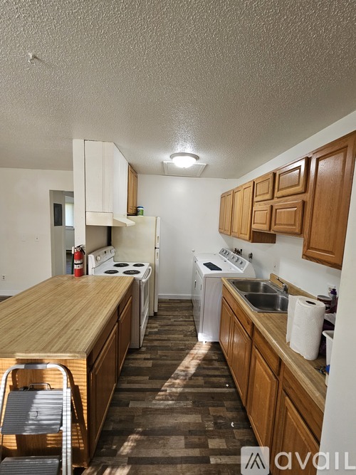 1260 Oakview Dr 2 Beds Apartment for Rent - Photo gallery 2