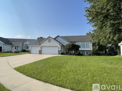 929 Plymouth Ln NW 4 Beds Apartment for Rent