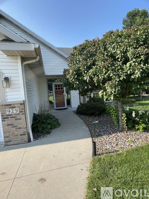 929 Plymouth Ln NW 4 Beds Single Family Home for Rent - Photo gallery 2