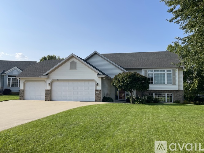 929 Plymouth Ln NW 4 Beds Single Family Home for Rent - Photo gallery 4