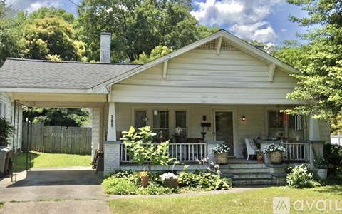 621 Holly Street 3 Beds Apartment for Rent