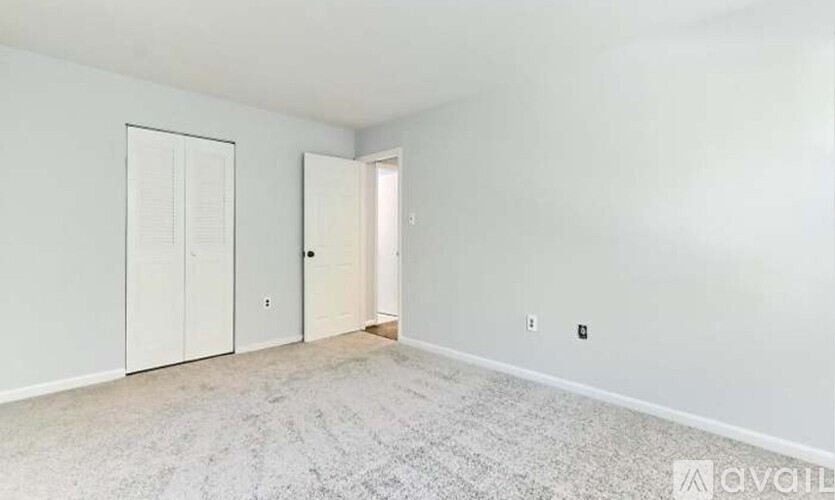 5205 Duke St 2 Beds Condo for Rent - Photo gallery 4