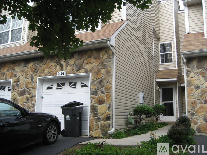 1114 Oakcroft Lane 3 Beds Townhouse for Rent - Photo gallery 1