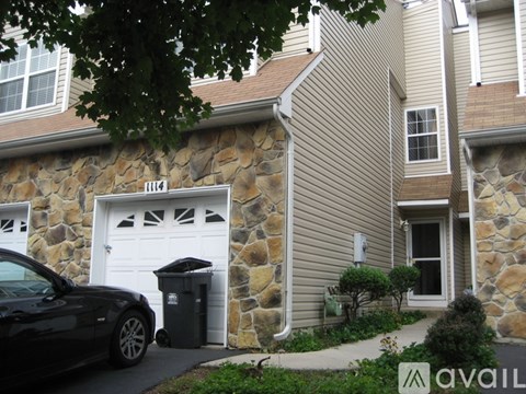 1114 Oakcroft Lane 3 Beds Apartment for Rent