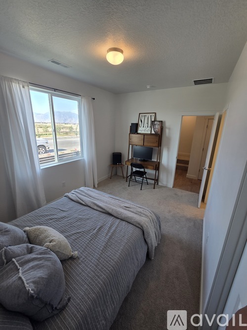 1355 E 1360 N 4 Beds Townhouse for Rent - Photo gallery 5