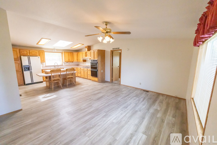 481 South Pomona Road 3 Beds Single Family Home for Rent - Photo gallery 1