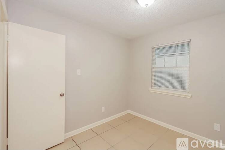 1310 Traynor Road 3 Beds Single Family Home for Rent - Photo gallery 3