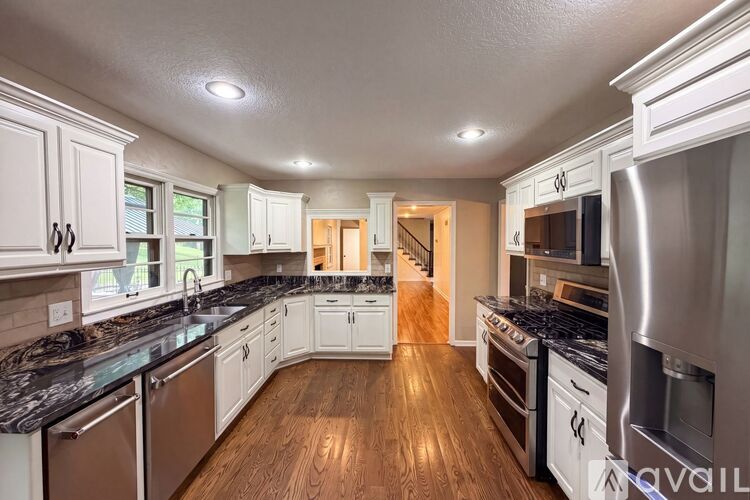 4322 NW Briarcliff Ln 4 Beds Single Family Home for Rent - Photo gallery 2
