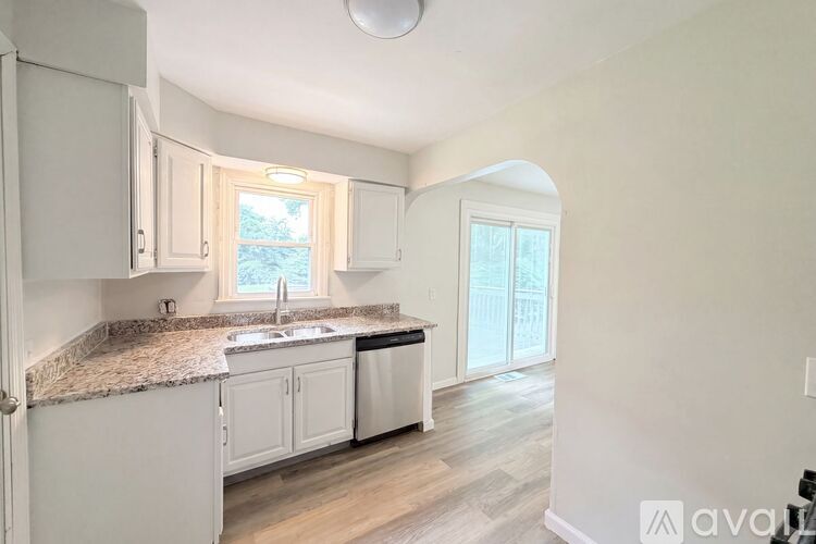821 Lilly Ln 3 Beds Single Family Home for Rent - Photo gallery 2