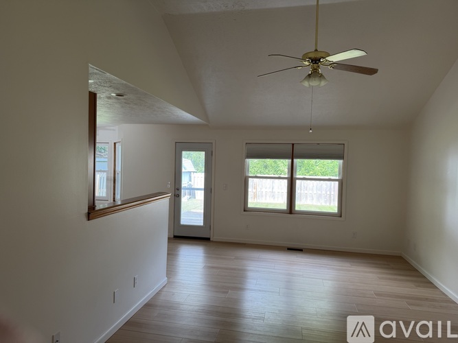 4122 Hedgewood Ct 3 Beds Apartment, Single Family Home for Rent - Photo gallery 4